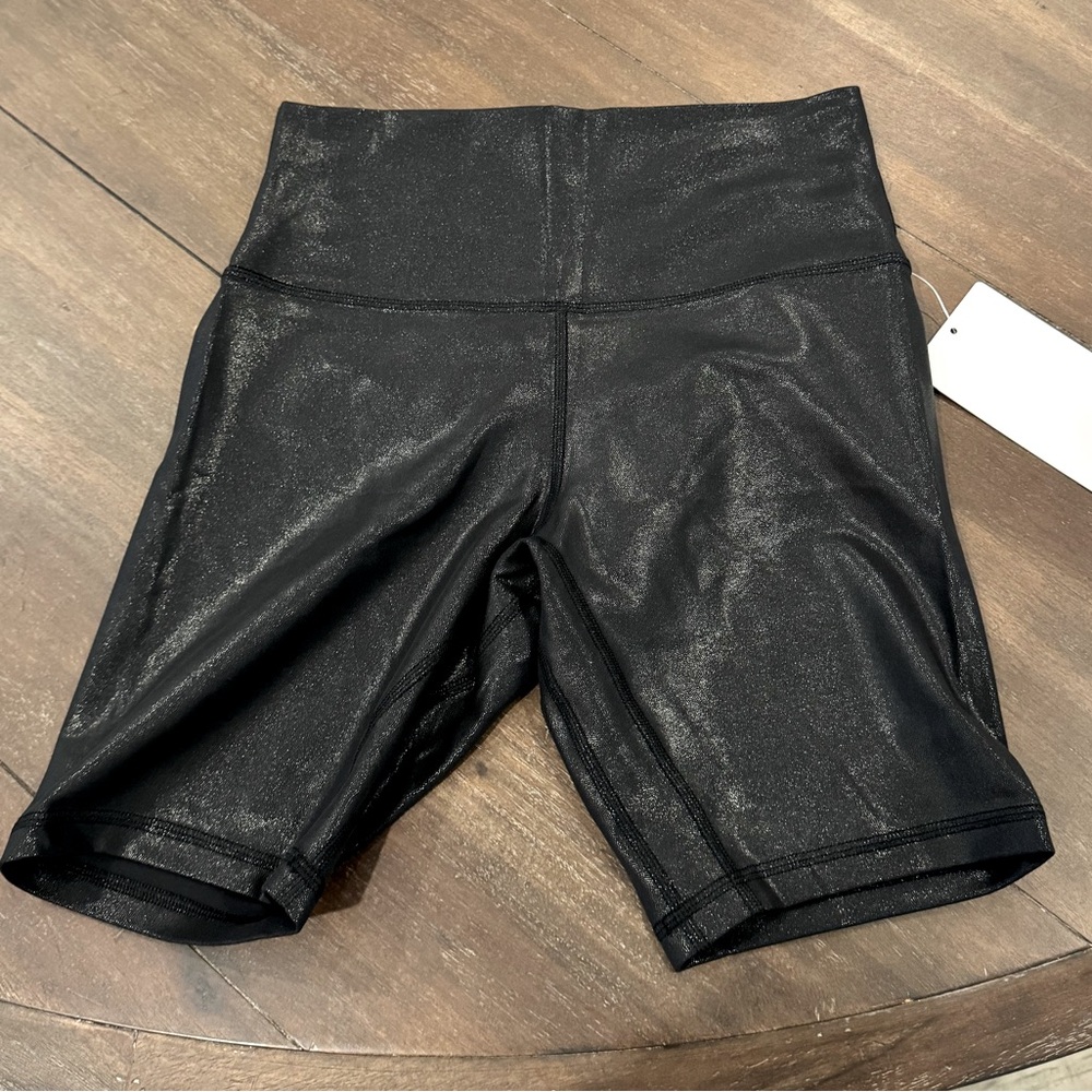 NWT lululemon Align ™ HR
Short 8" *Shine